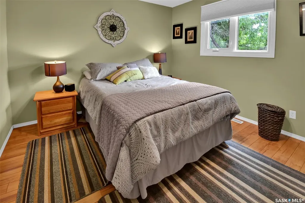 510 R Avenue N Saskatoon SK S7L 2Z2