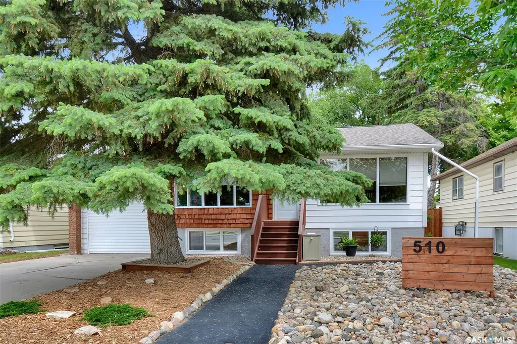510 R Avenue N Saskatoon SK S7L 2Z2