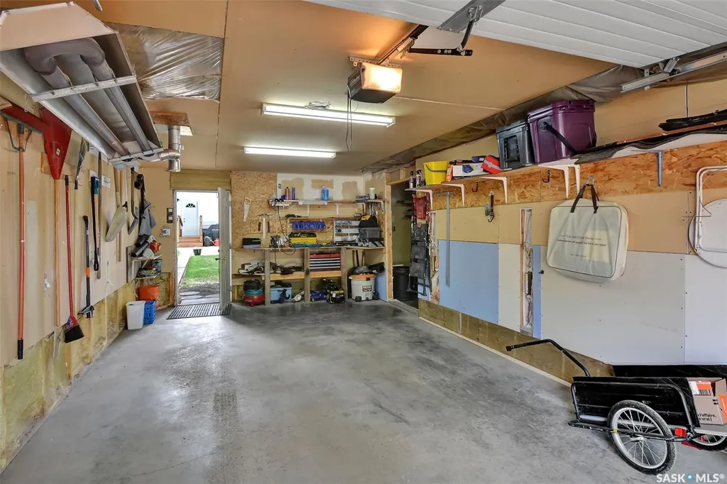 510 R Avenue N Saskatoon SK S7L 2Z2