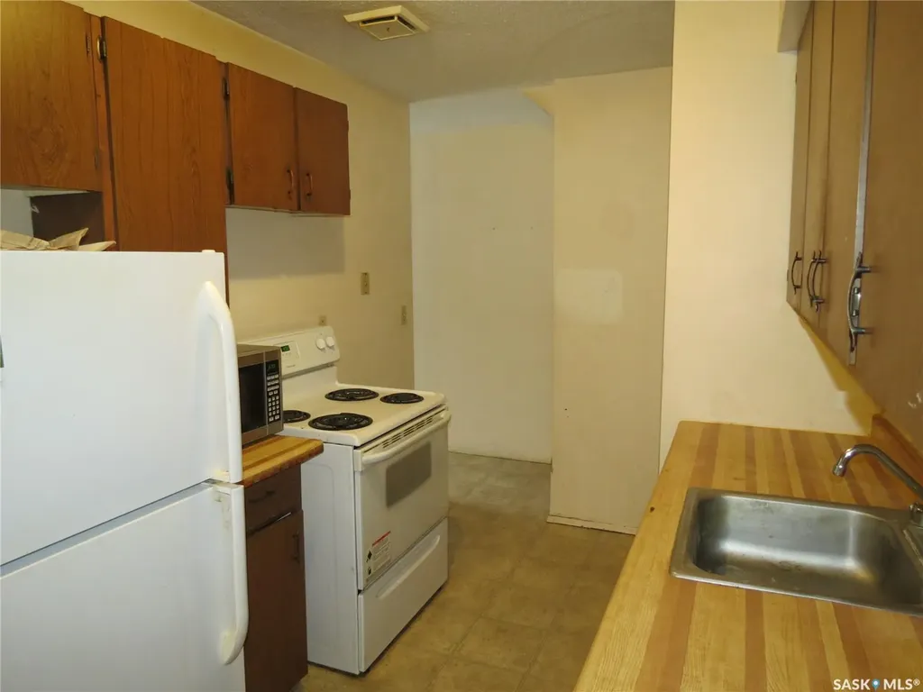 3926 Castle Road Regina SK S4S 6A4