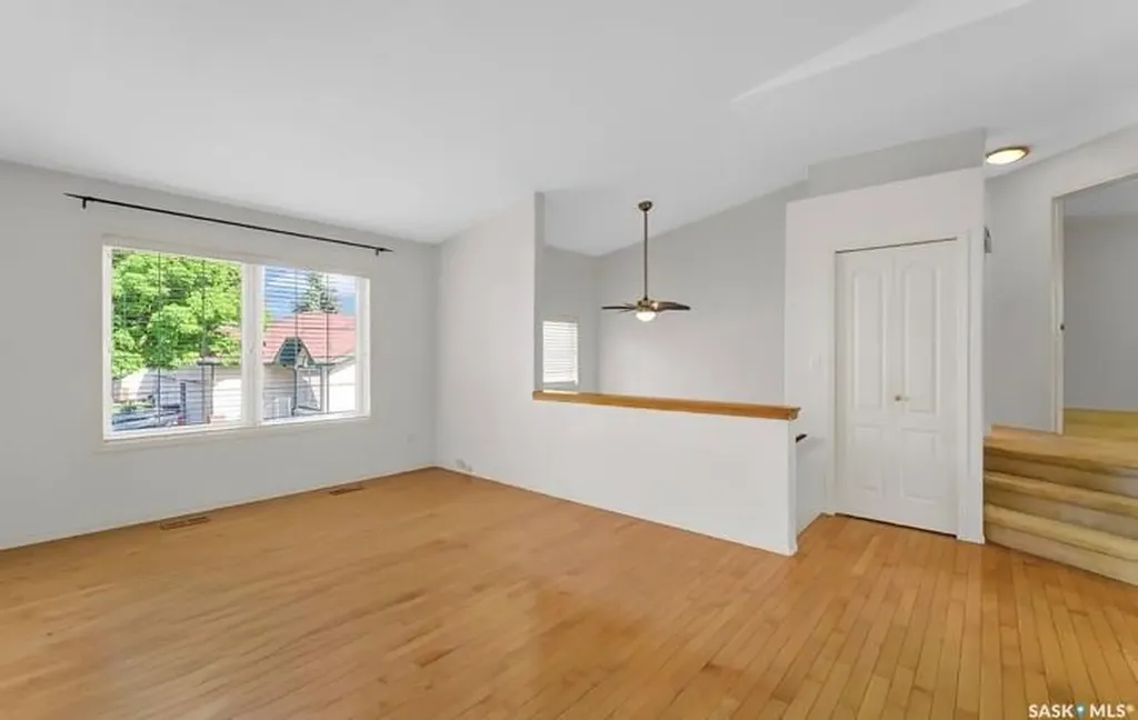 515 Mcwillie Avenue Saskatoon SK S7S 1K8
