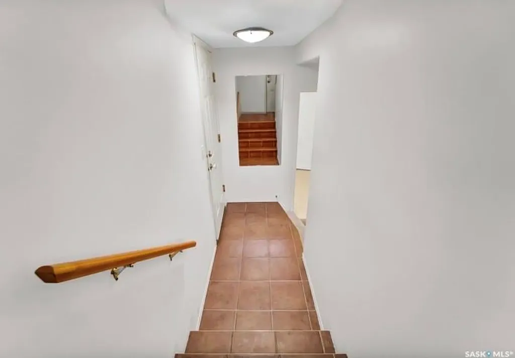 515 Mcwillie Avenue Saskatoon SK S7S 1K8