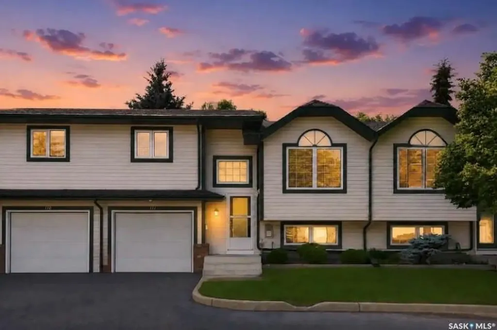 515 Mcwillie Avenue Saskatoon SK S7S 1K8