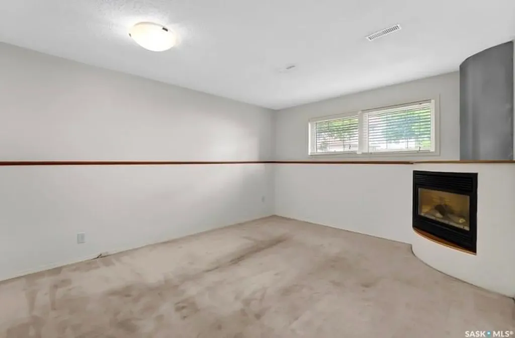 515 Mcwillie Avenue Saskatoon SK S7S 1K8