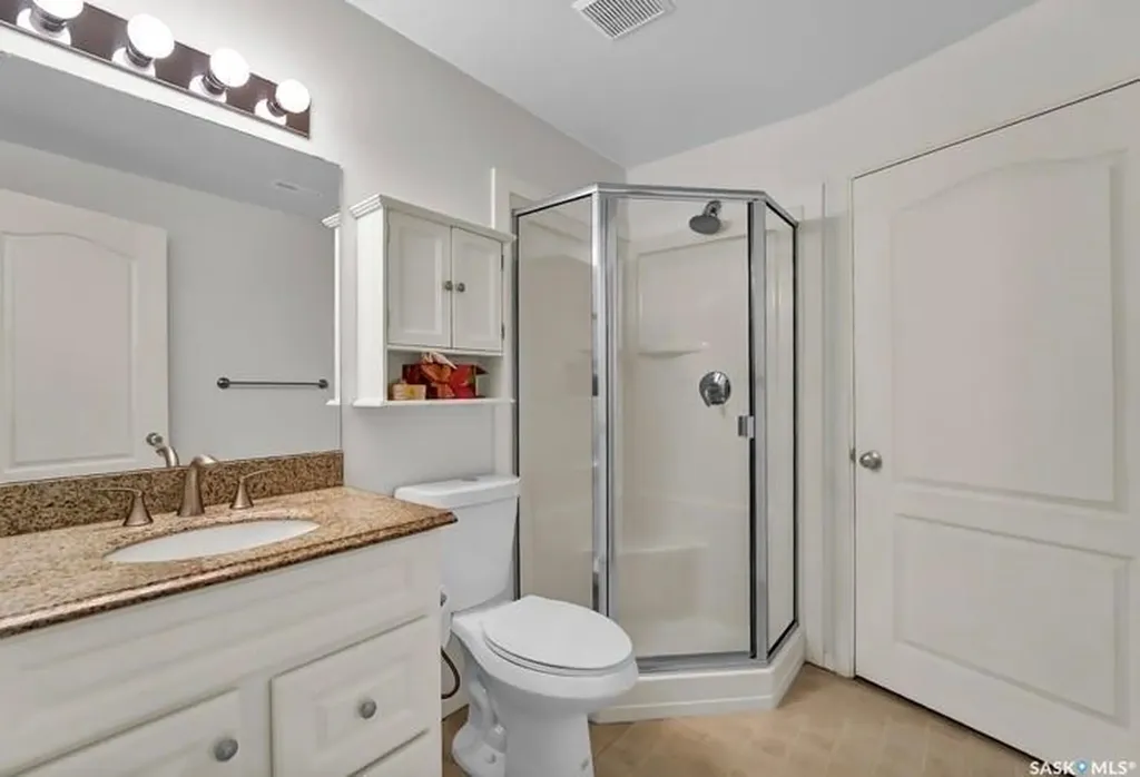 515 Mcwillie Avenue Saskatoon SK S7S 1K8