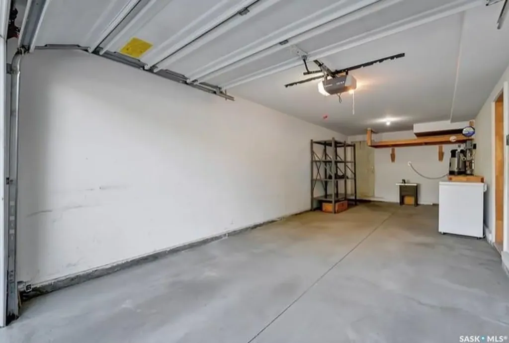 515 Mcwillie Avenue Saskatoon SK S7S 1K8