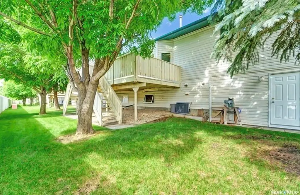 515 Mcwillie Avenue Saskatoon SK S7S 1K8