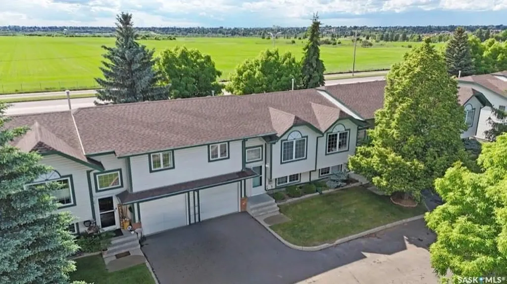 515 Mcwillie Avenue Saskatoon SK S7S 1K8
