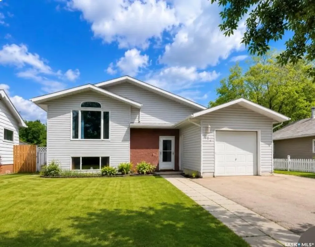 414 1st Street E Meadow Lake SK S9X 1E9
