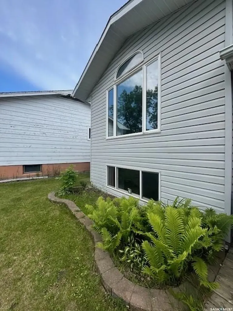 414 1st Street E Meadow Lake SK S9X 1E9