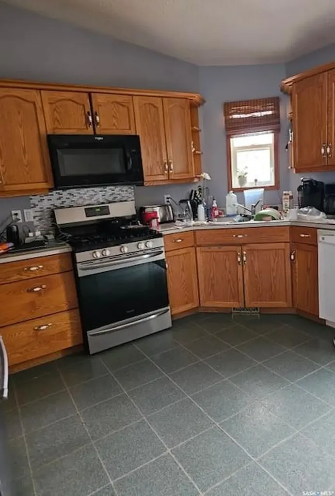 414 1st Street E Meadow Lake SK S9X 1E9