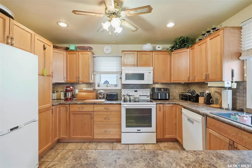 20 Clark Crescent Saskatoon SK S7H 3L9