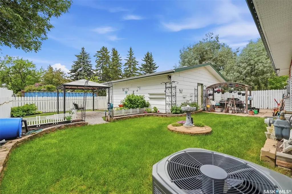 20 Clark Crescent Saskatoon SK S7H 3L9