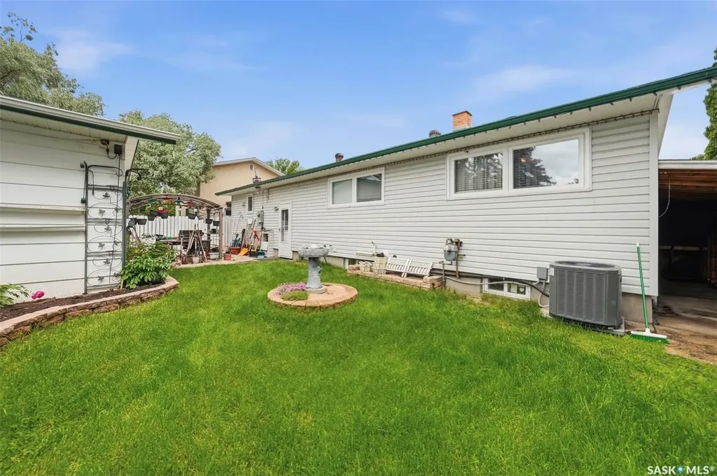 20 Clark Crescent Saskatoon SK S7H 3L9