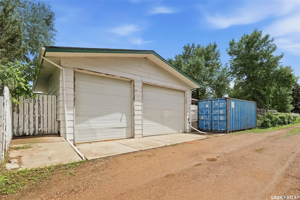 20 Clark Crescent Saskatoon SK S7H 3L9
