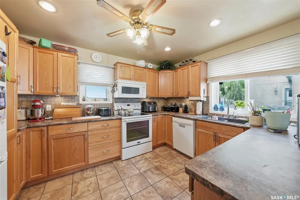 20 Clark Crescent Saskatoon SK S7H 3L9