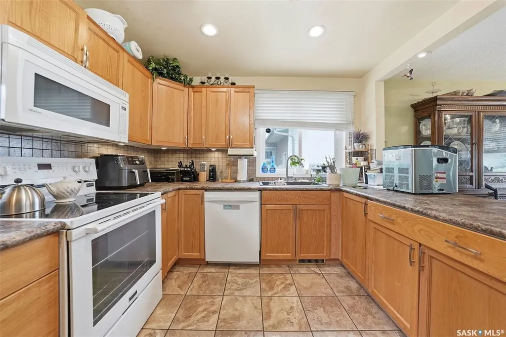 20 Clark Crescent Saskatoon SK S7H 3L9