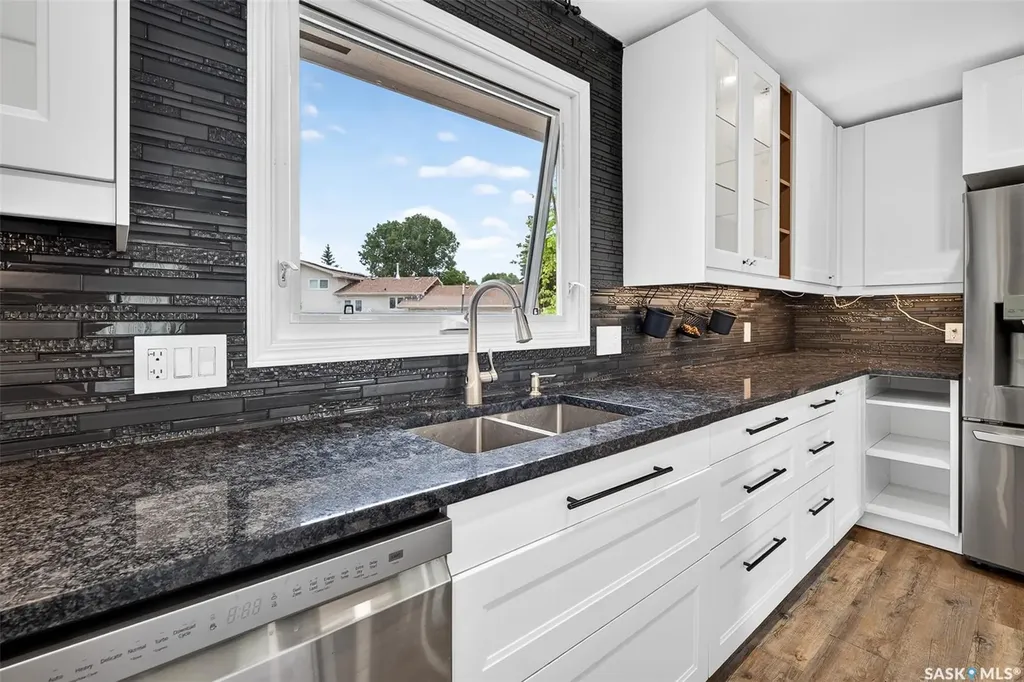 1266 Maybery Crescent Moose Jaw SK S6H 7B4