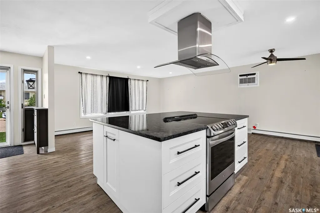 1266 Maybery Crescent Moose Jaw SK S6H 7B4