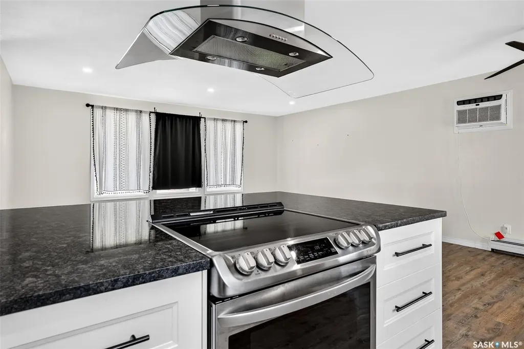 1266 Maybery Crescent Moose Jaw SK S6H 7B4