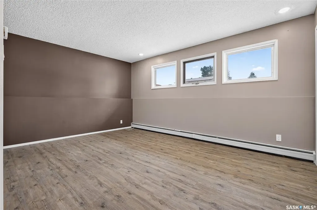 1266 Maybery Crescent Moose Jaw SK S6H 7B4