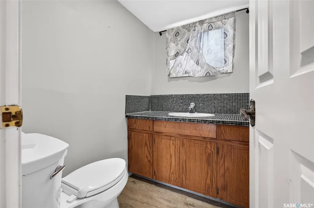 1266 Maybery Crescent Moose Jaw SK S6H 7B4