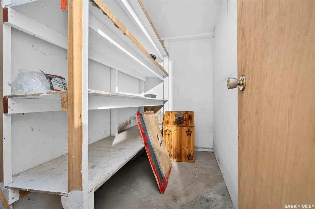 1266 Maybery Crescent Moose Jaw SK S6H 7B4