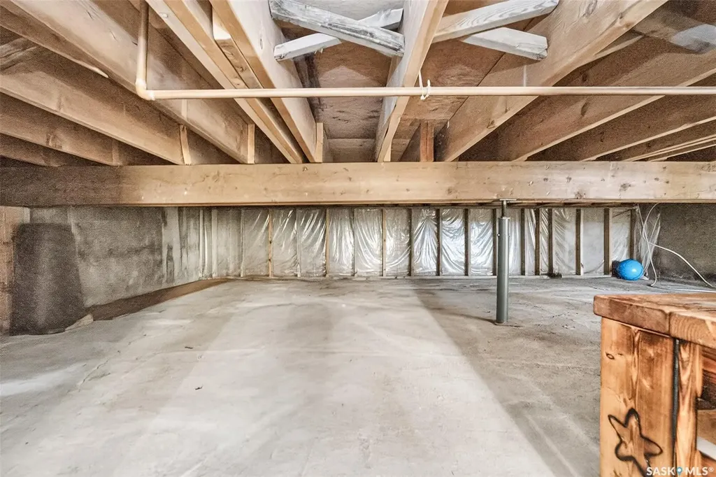 1266 Maybery Crescent Moose Jaw SK S6H 7B4