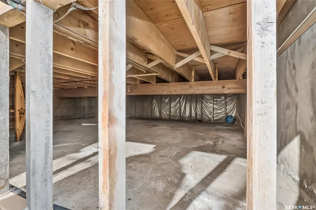 1266 Maybery Crescent Moose Jaw SK S6H 7B4