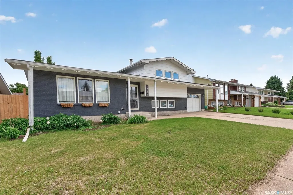 1266 Maybery Crescent Moose Jaw SK S6H 7B4