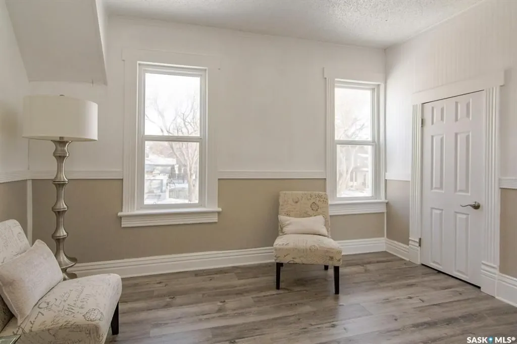 203 8th Street W Saskatoon SK S7M 0B7