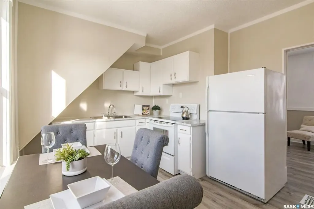 203 8th Street W Saskatoon SK S7M 0B7