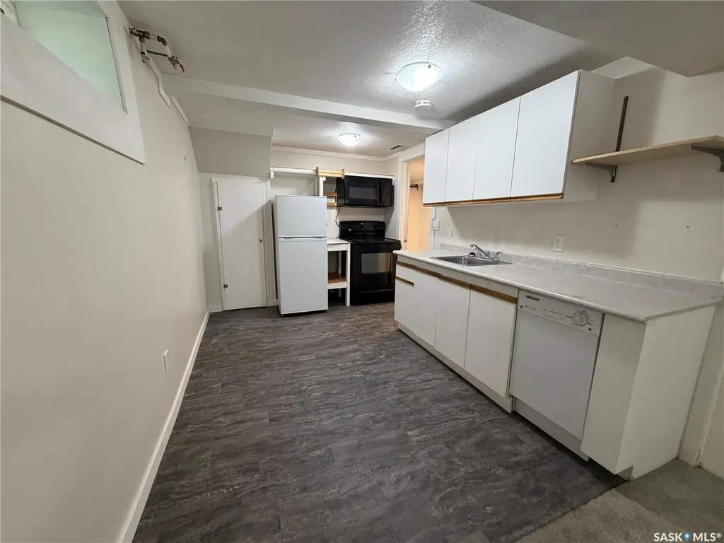 203 8th Street W Saskatoon SK S7M 0B7