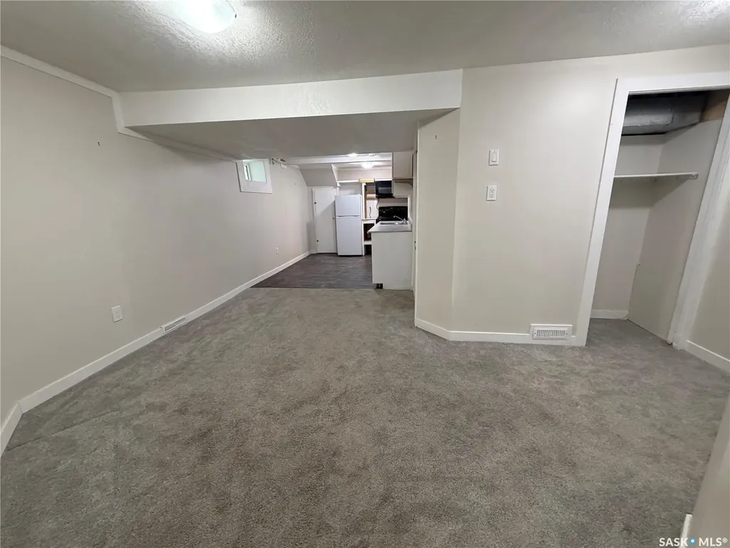 203 8th Street W Saskatoon SK S7M 0B7