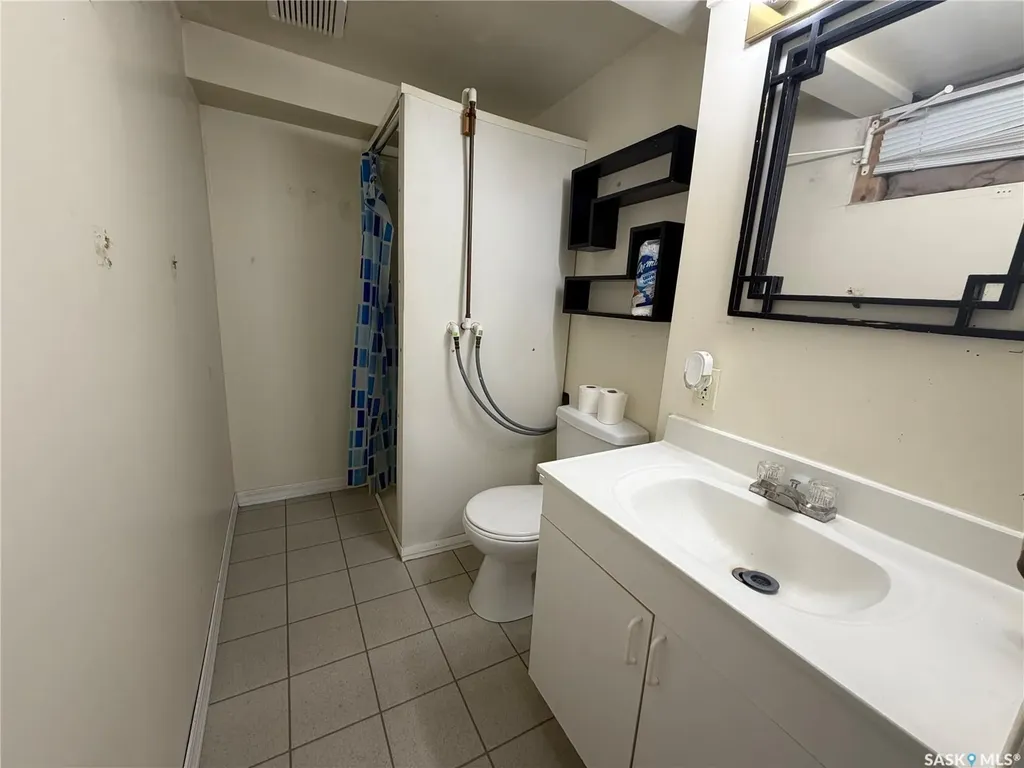 203 8th Street W Saskatoon SK S7M 0B7