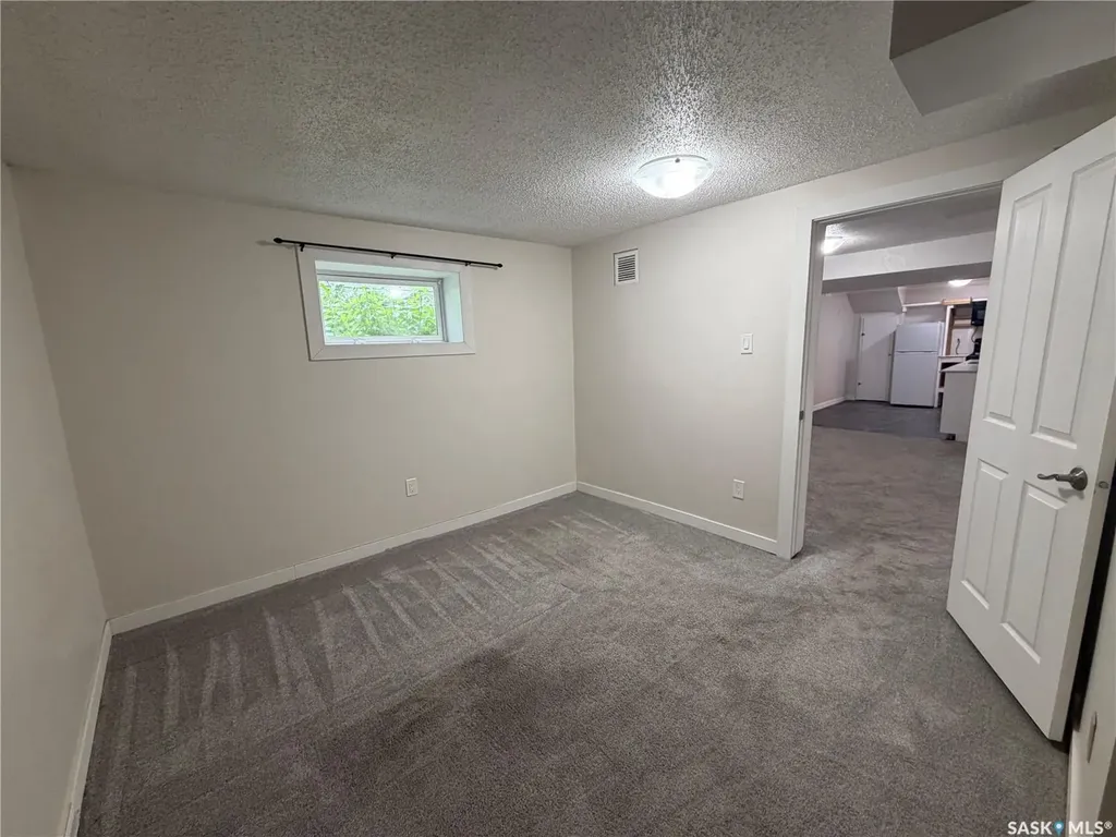 203 8th Street W Saskatoon SK S7M 0B7