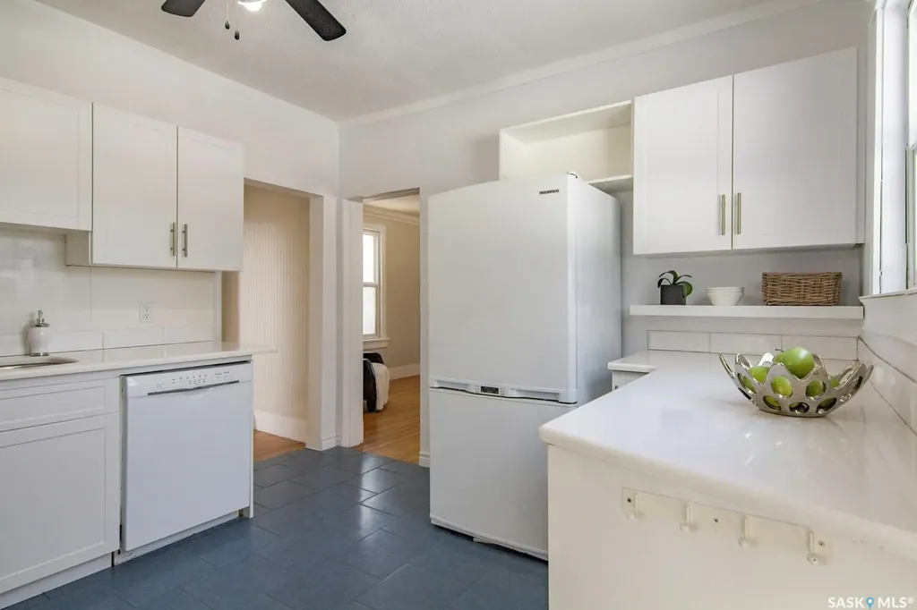 203 8th Street W Saskatoon SK S7M 0B7