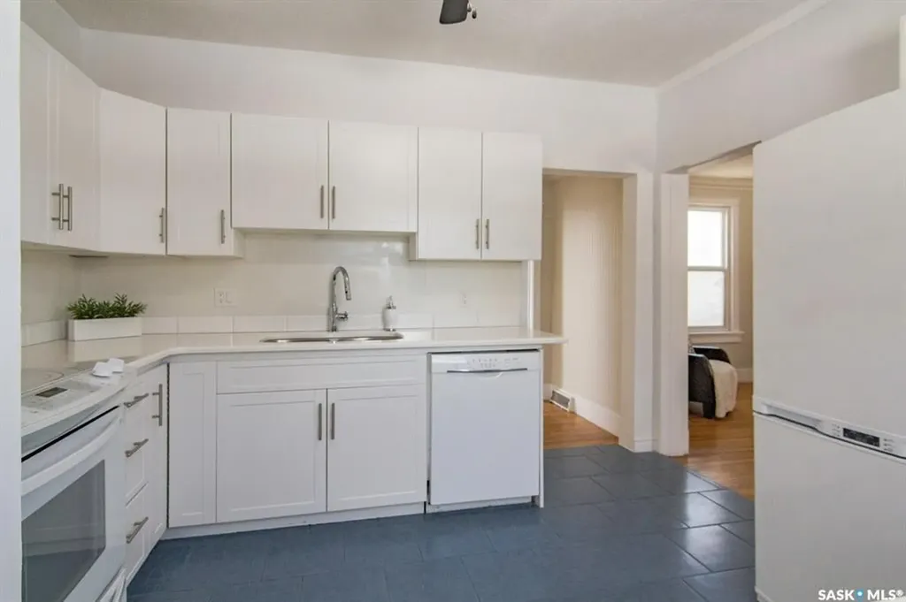 203 8th Street W Saskatoon SK S7M 0B7