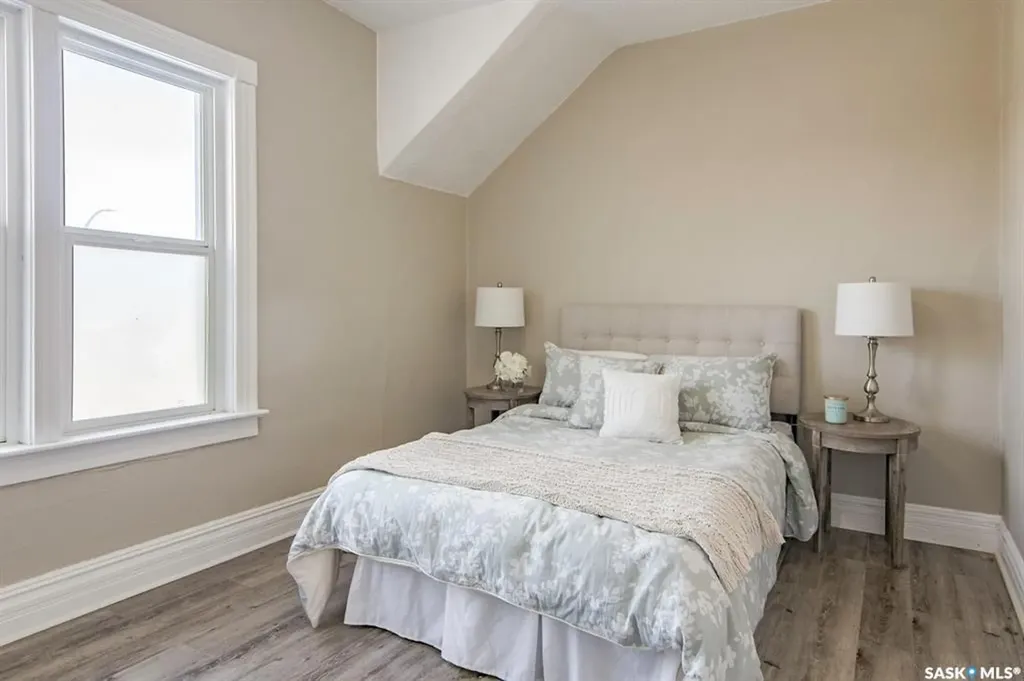 203 8th Street W Saskatoon SK S7M 0B7