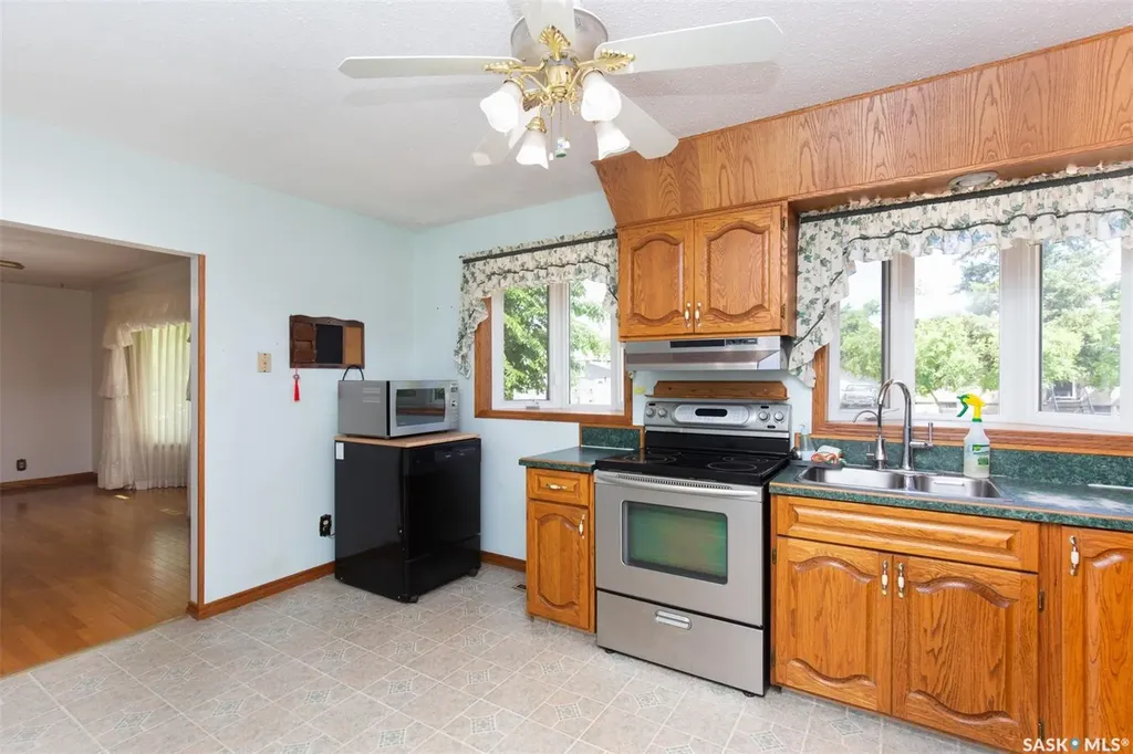 1135 Caribou Street W Moose Jaw SK S6H 2L8