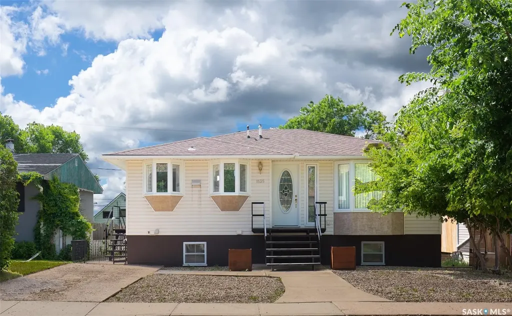 1135 Caribou Street W Moose Jaw SK S6H 2L8