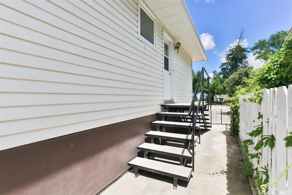 1135 Caribou Street W Moose Jaw SK S6H 2L8