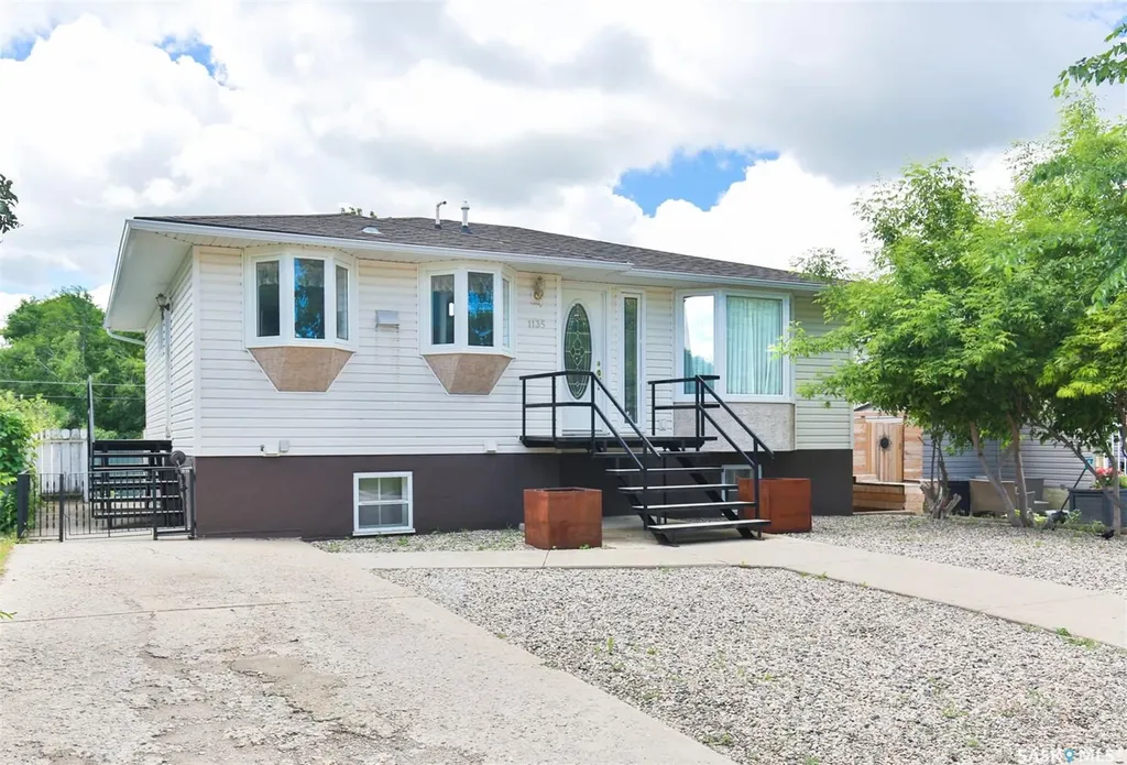 1135 Caribou Street W Moose Jaw SK S6H 2L8
