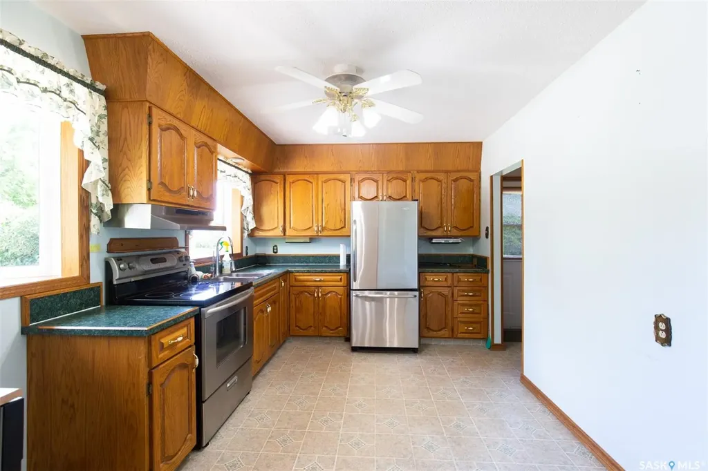 1135 Caribou Street W Moose Jaw SK S6H 2L8