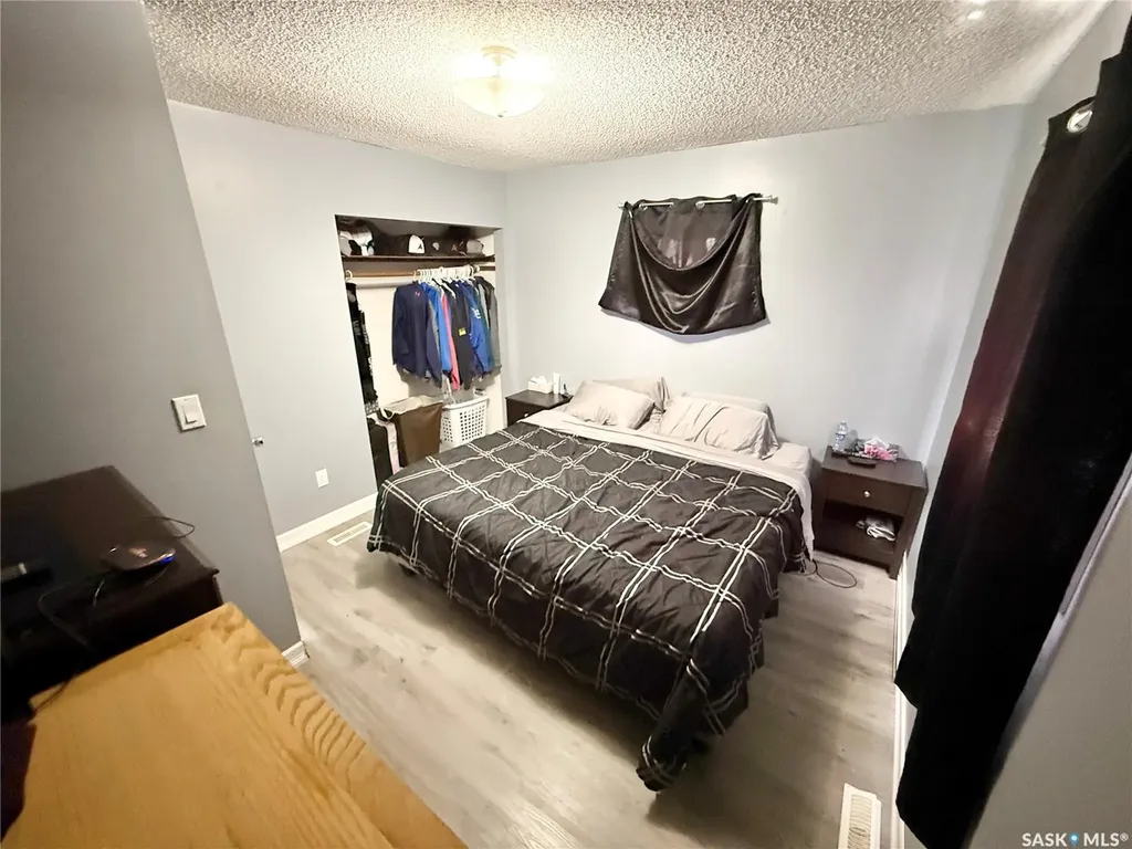 4 9th Street Weyburn SK S4H 1E5