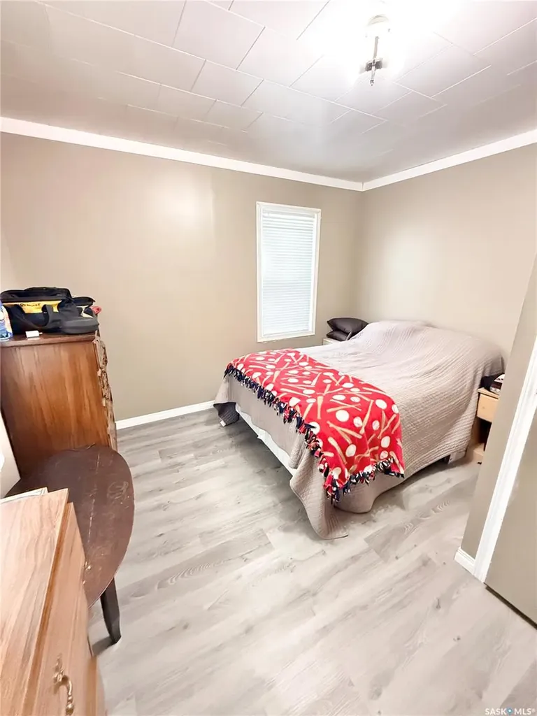 4 9th Street Weyburn SK S4H 1E5