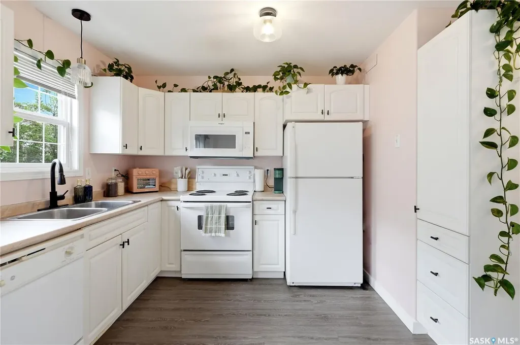 243 Herold Terrace Saskatoon SK S7V 1J6