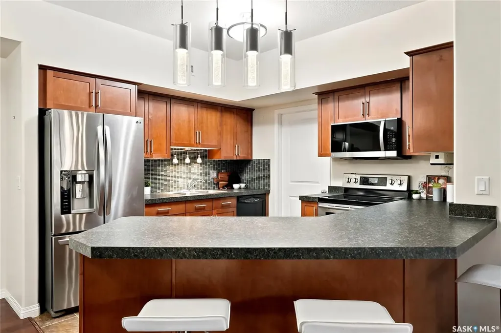 914 Heritage View Saskatoon SK S7H 5T1