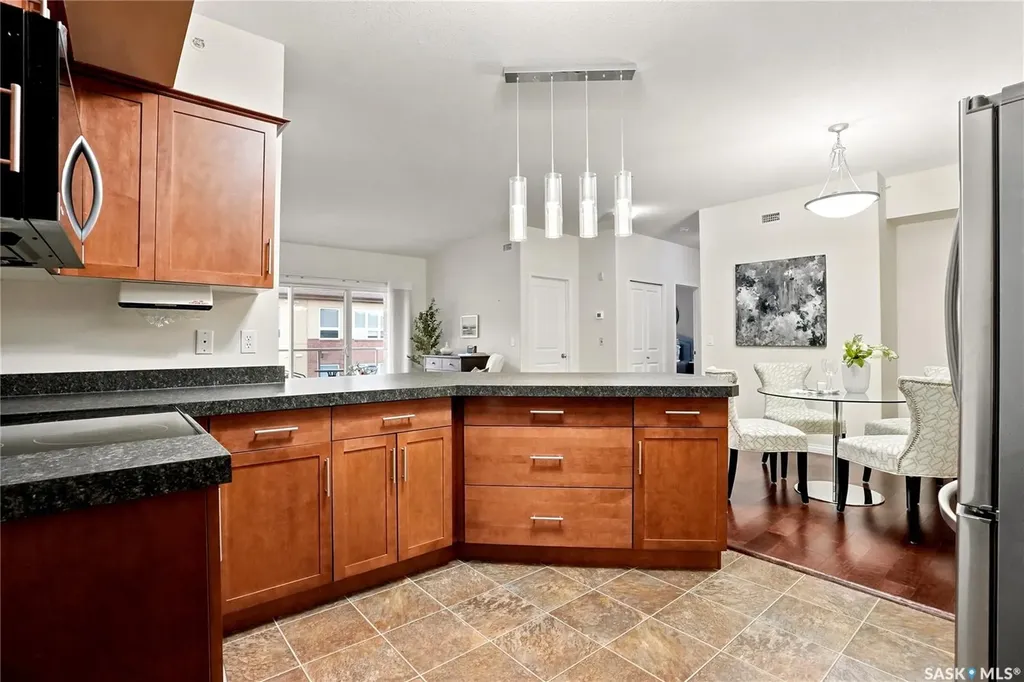 914 Heritage View Saskatoon SK S7H 5T1