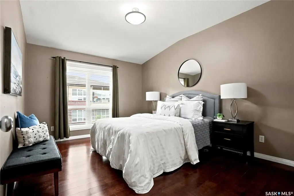 914 Heritage View Saskatoon SK S7H 5T1